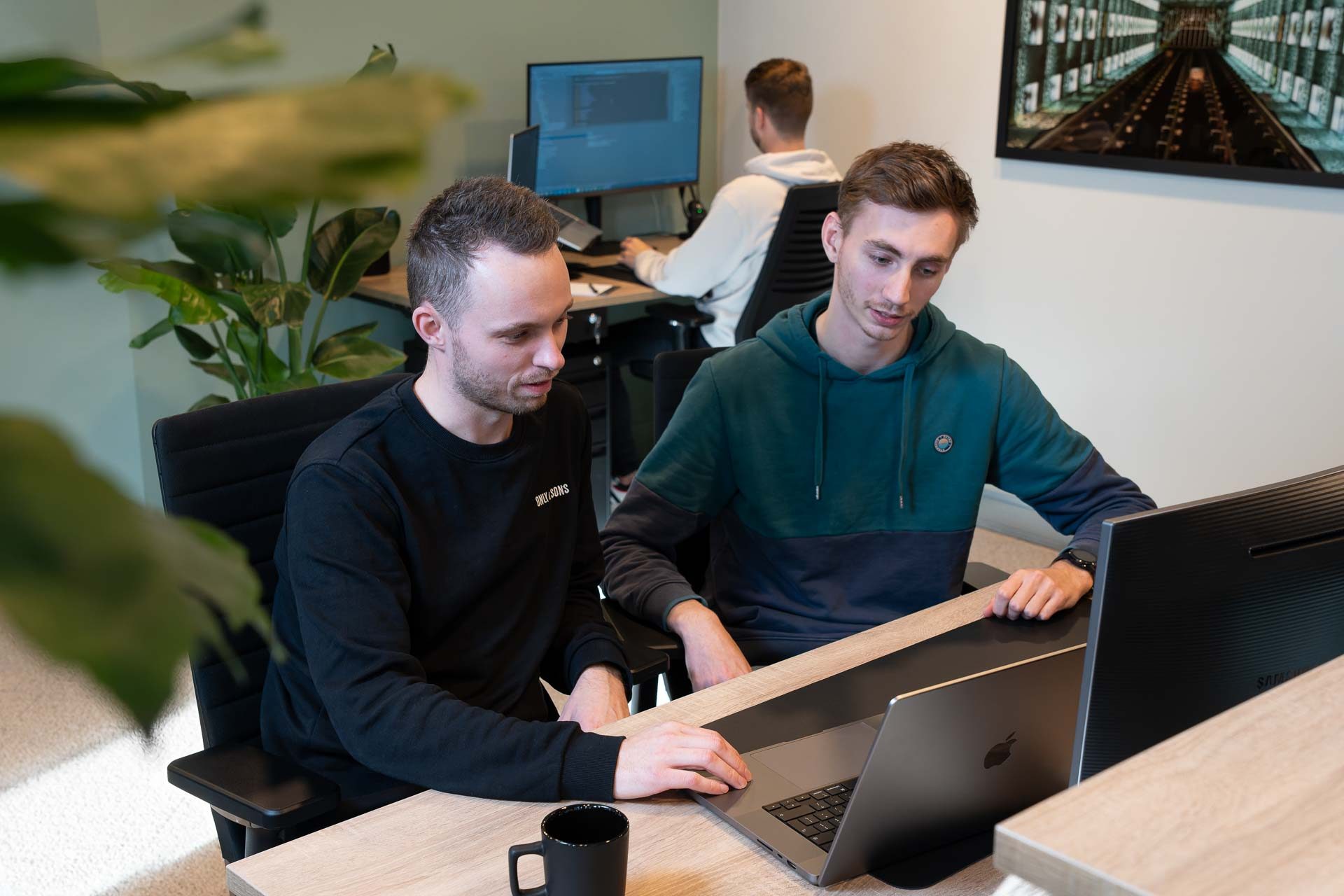 LOWRES 1920px Data Visual nov2022 3442 ARW Dx O Deep PRIME